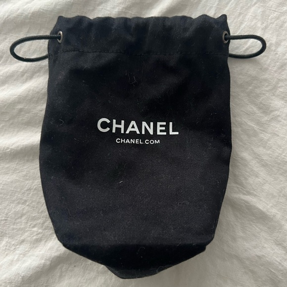 👑✅PRICE FIRM✅👑Red Patent Chanel Small Cosmetic Case & Black Pouch - Picture 13 of 17